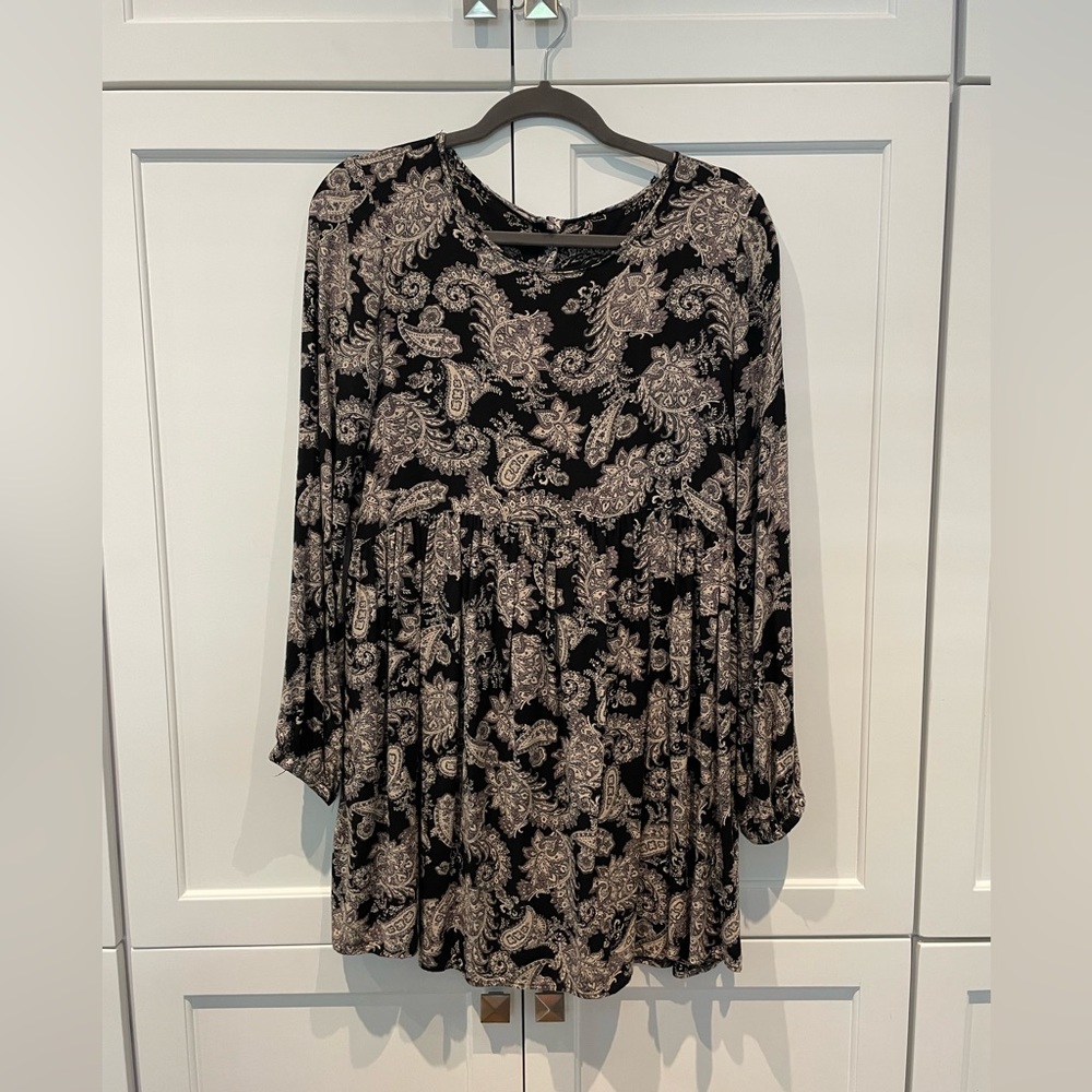 Long sleeved dress, size small. Dark parsley pattern with black/tan/purple